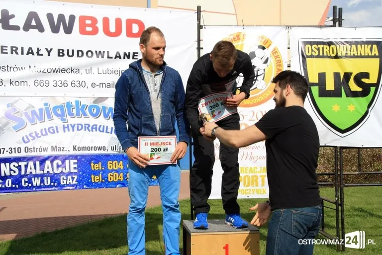 Biegnąć uczcili święto narodowe (zdjęcia)