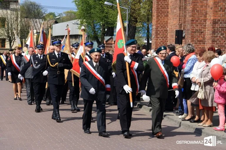 Obchody święta narodowego na placu Wolności (zdjęcia, wideo)