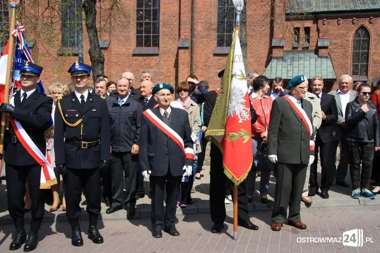 Obchody święta narodowego na placu Wolności (zdjęcia, wideo)