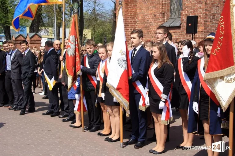 Obchody święta narodowego na placu Wolności (zdjęcia, wideo)