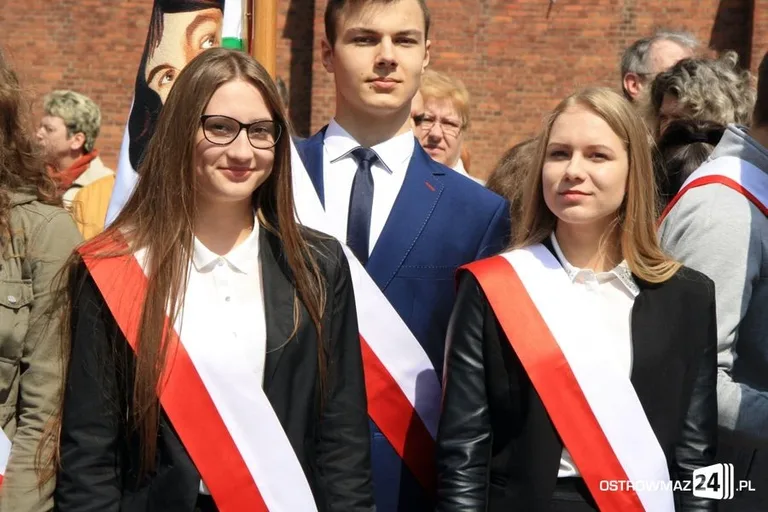 Obchody święta narodowego na placu Wolności (zdjęcia, wideo)