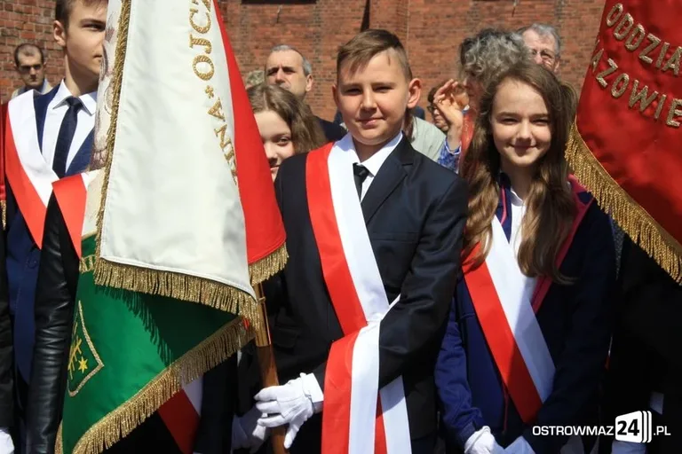 Obchody święta narodowego na placu Wolności (zdjęcia, wideo)