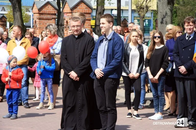 Obchody święta narodowego na placu Wolności (zdjęcia, wideo)