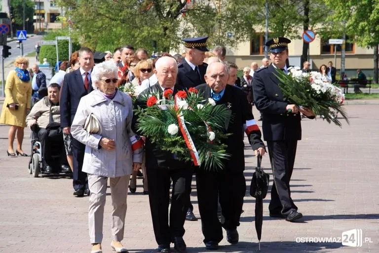 Obchody święta narodowego na placu Wolności (zdjęcia, wideo)