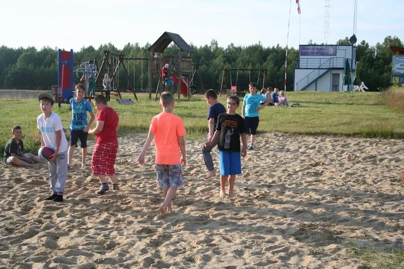 Ostrowscy uczniowie na lotnisku w Grądach