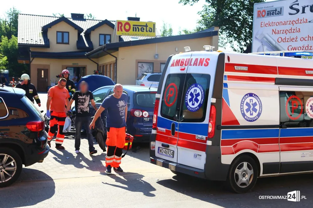 Motocyklista pod kołami golfa (zdjęcia)