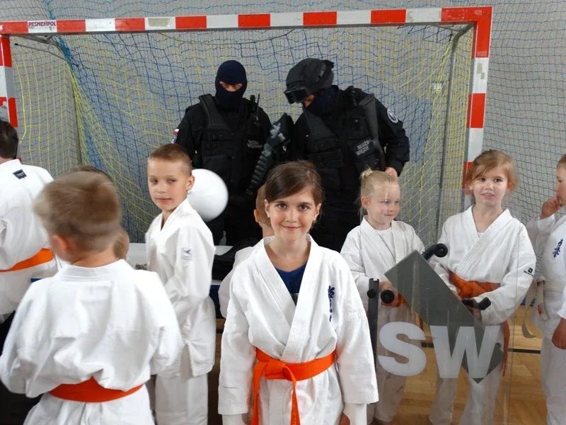 Udany start brokowskich karateków (zdjęcia)