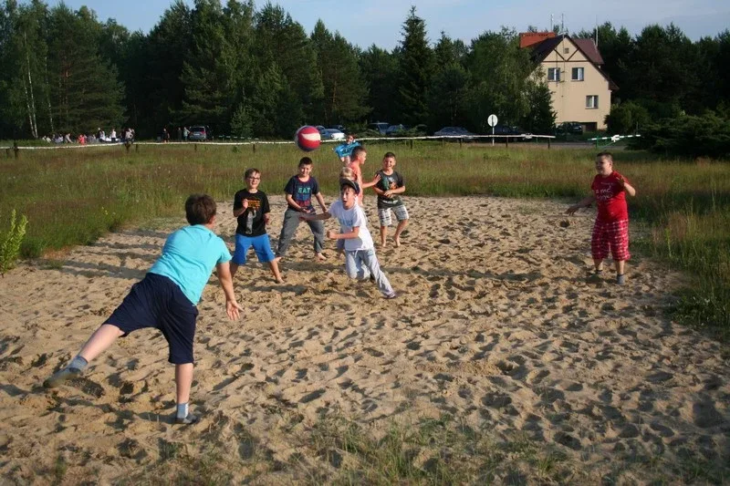 Ostrowscy uczniowie na lotnisku w Grądach