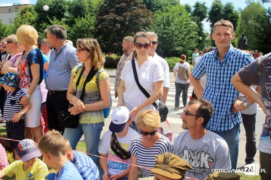 Rekonstrukcja historyczna przed ratuszem (zdjęcia, wideo)
