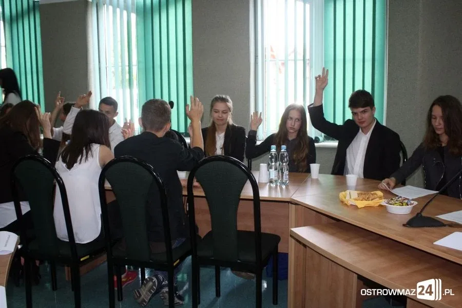 Trzecia sesja młodzieżowej rady gminy (zdjęcia)