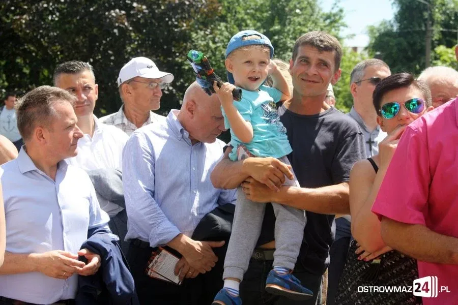 Rekonstrukcja historyczna przed ratuszem (zdjęcia, wideo)