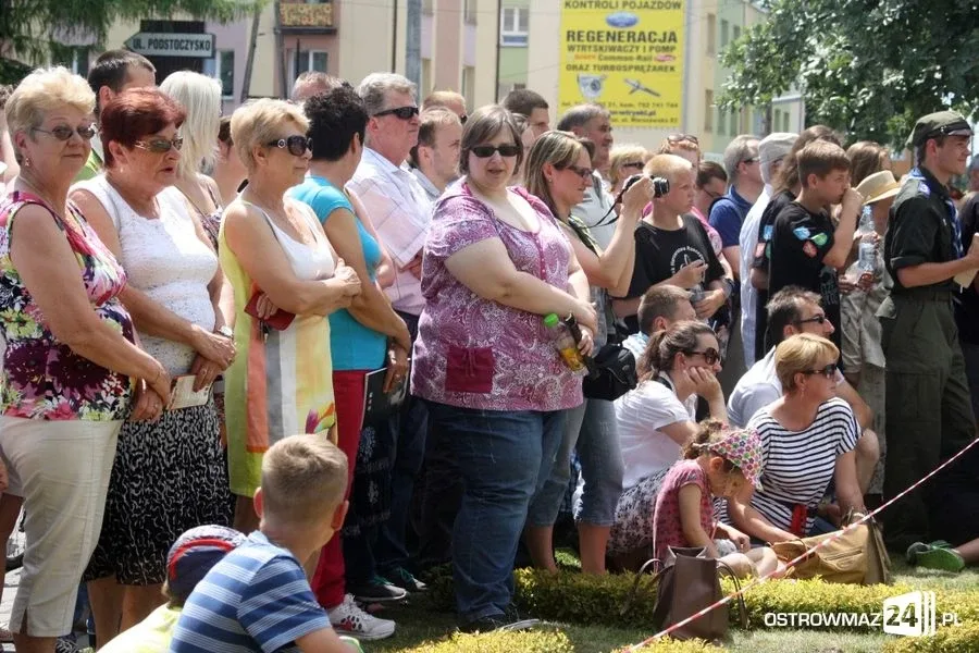 Rekonstrukcja historyczna przed ratuszem (zdjęcia, wideo)