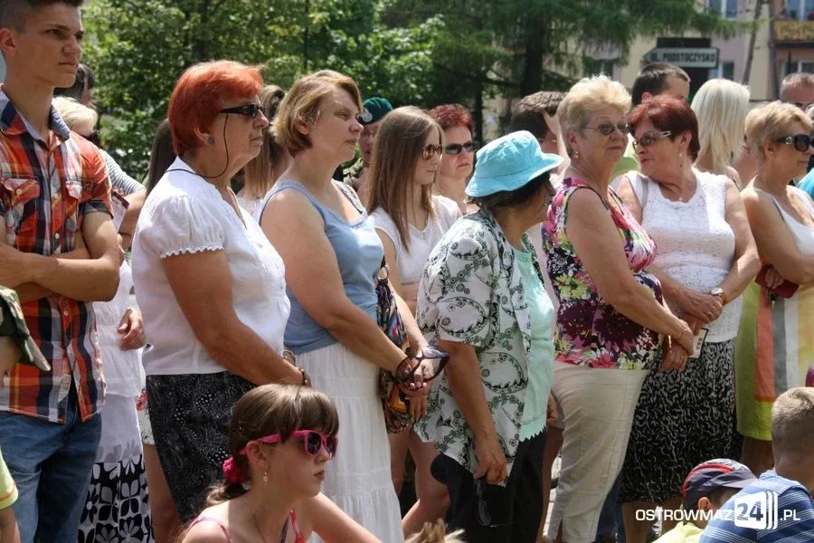 Rekonstrukcja historyczna przed ratuszem (zdjęcia, wideo)
