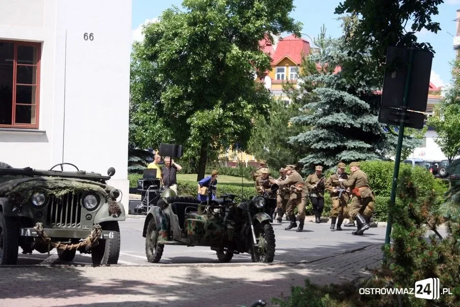 Rekonstrukcja historyczna przed ratuszem (zdjęcia, wideo)