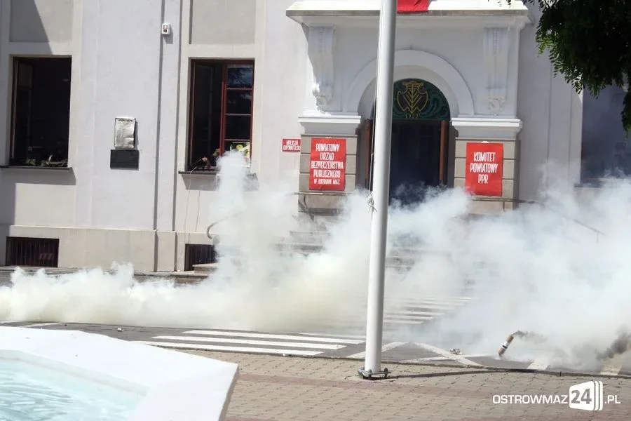 Rekonstrukcja historyczna przed ratuszem (zdjęcia, wideo)