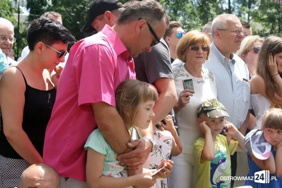 Rekonstrukcja historyczna przed ratuszem (zdjęcia, wideo)