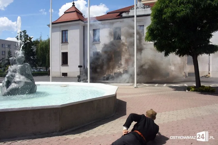 Rekonstrukcja historyczna przed ratuszem (zdjęcia, wideo)