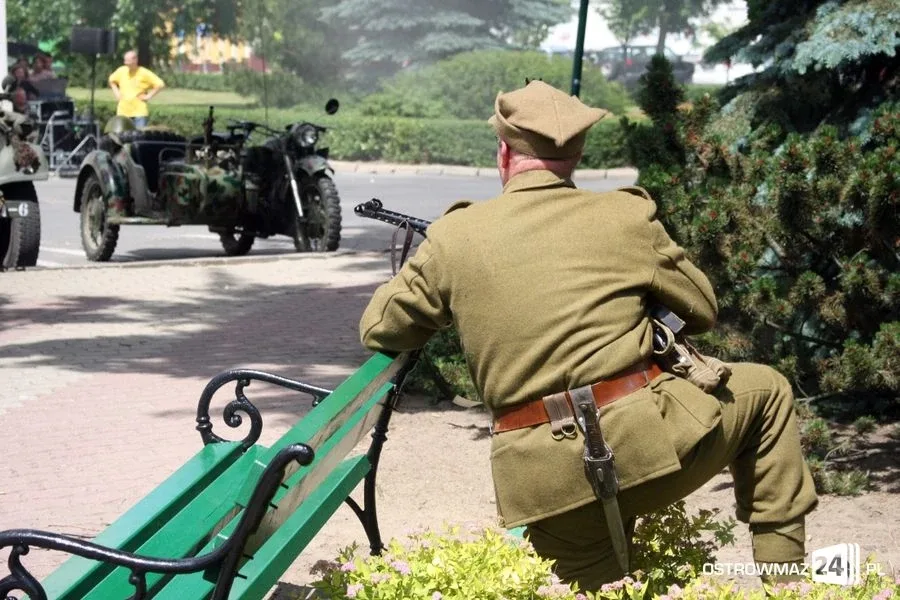 Rekonstrukcja historyczna przed ratuszem (zdjęcia, wideo)