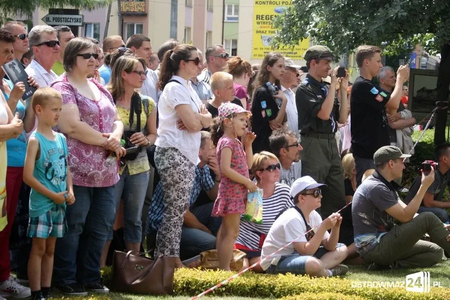 Rekonstrukcja historyczna przed ratuszem (zdjęcia, wideo)