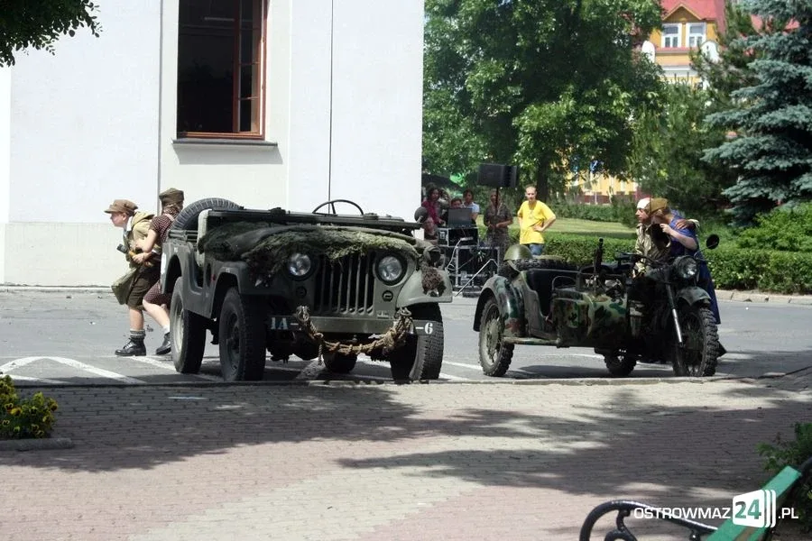 Rekonstrukcja historyczna przed ratuszem (zdjęcia, wideo)