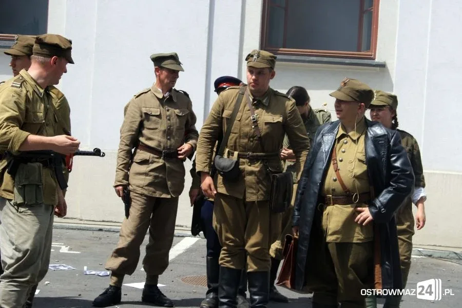 Rekonstrukcja historyczna przed ratuszem (zdjęcia, wideo)