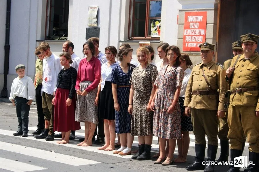 Rekonstrukcja historyczna przed ratuszem (zdjęcia, wideo)