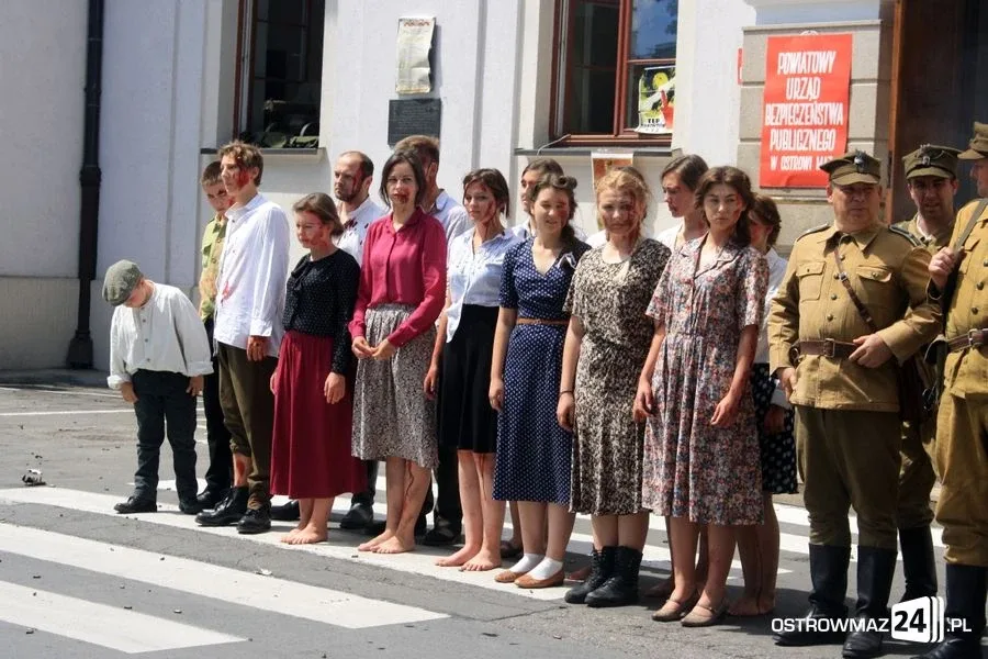 Rekonstrukcja historyczna przed ratuszem (zdjęcia, wideo)