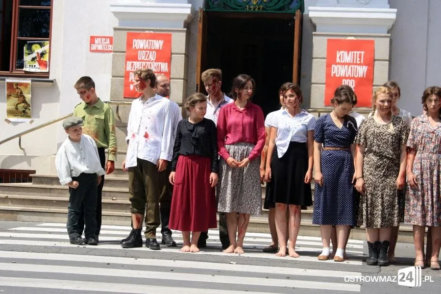 Rekonstrukcja historyczna przed ratuszem (zdjęcia, wideo)