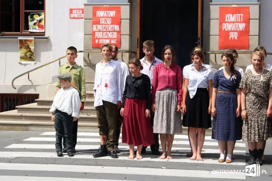 Rekonstrukcja historyczna przed ratuszem (zdjęcia, wideo)
