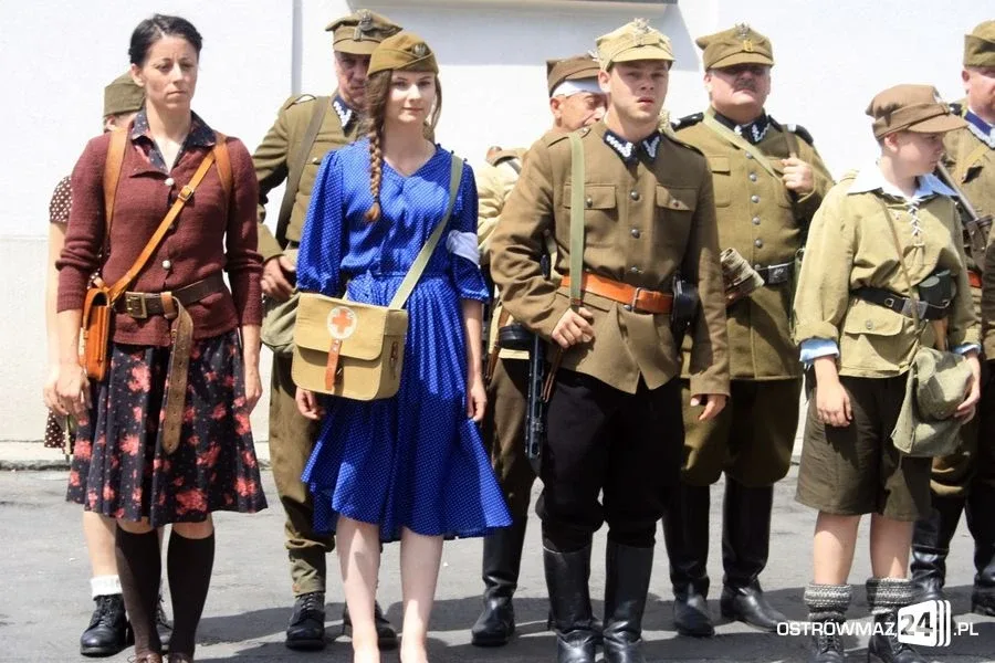 Rekonstrukcja historyczna przed ratuszem (zdjęcia, wideo)