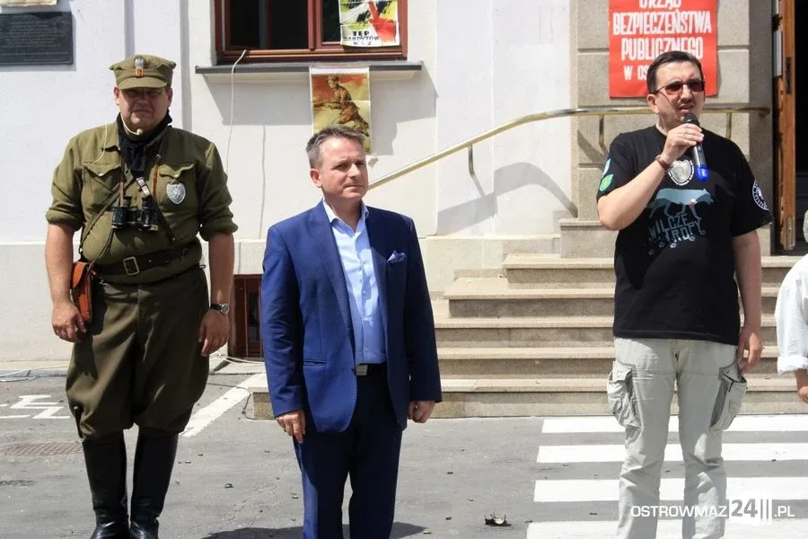 Rekonstrukcja historyczna przed ratuszem (zdjęcia, wideo)