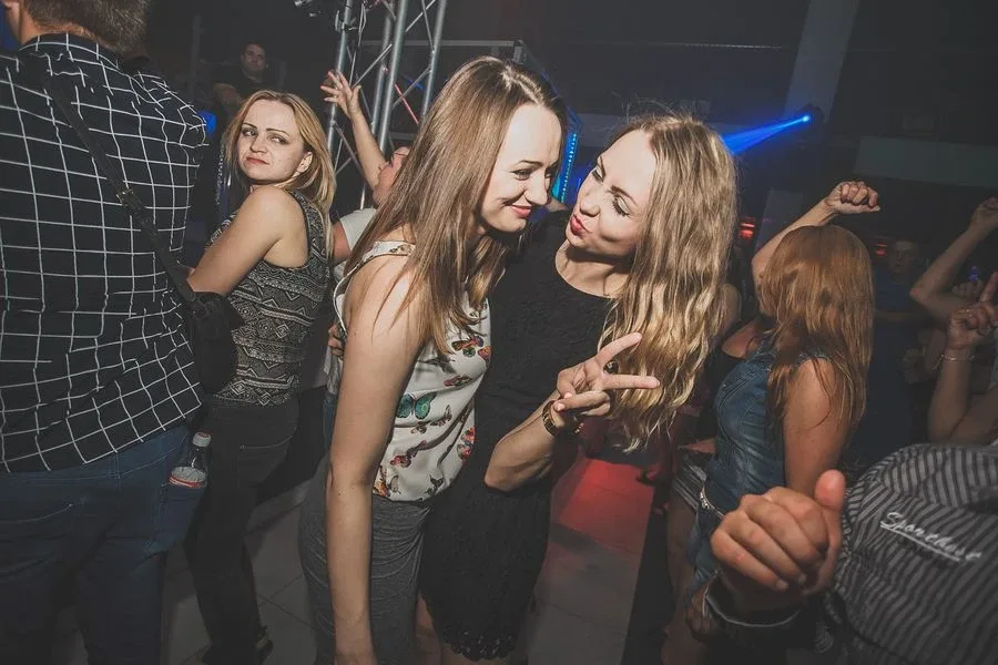Łobuzy w sypniewskim klubie Capitol (zdjęcia, wideo)