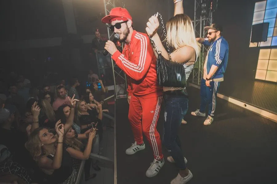 Łobuzy w sypniewskim klubie Capitol (zdjęcia, wideo)