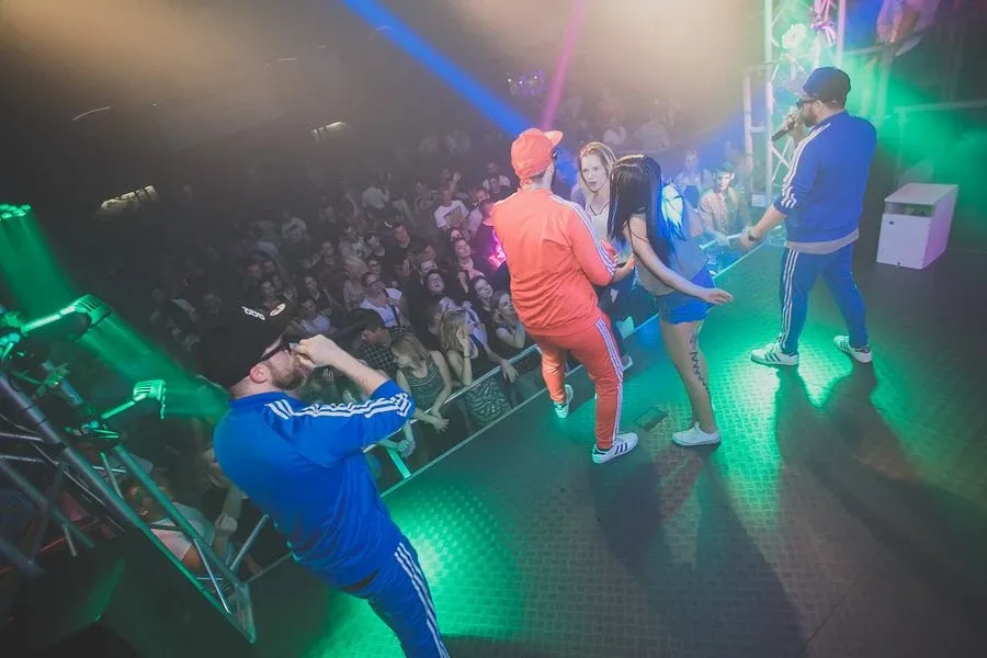 Łobuzy w sypniewskim klubie Capitol (zdjęcia, wideo)