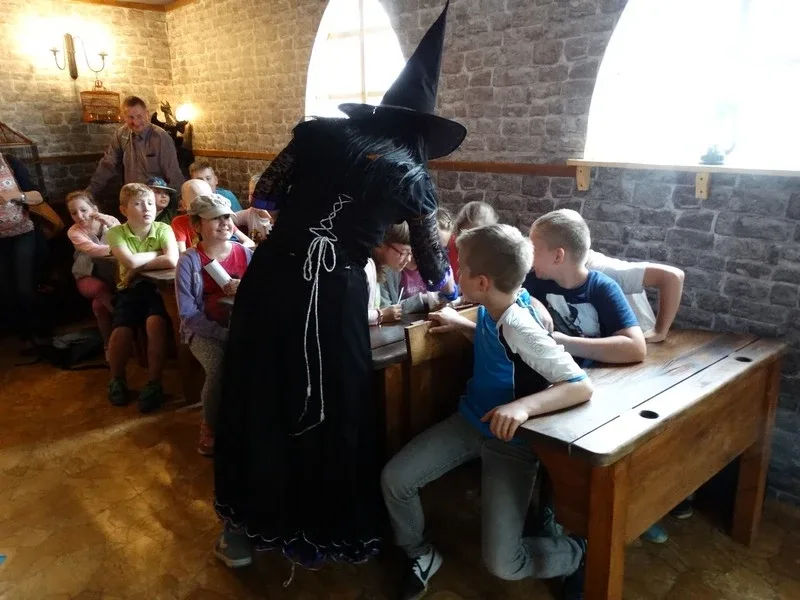 Wycieczka na "Farmę Iluzji" (zdjęcia)