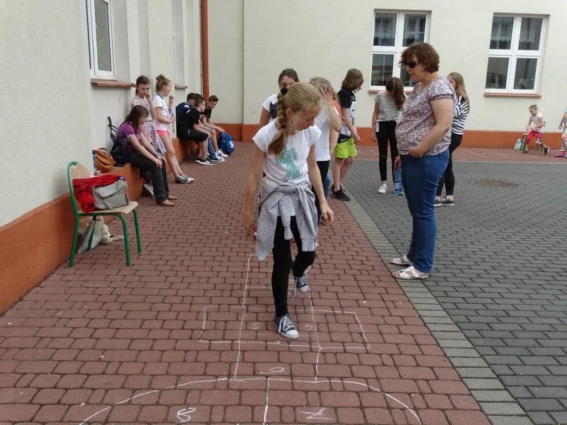 Gry i zabawy naszych rodziców (zdjęcia)