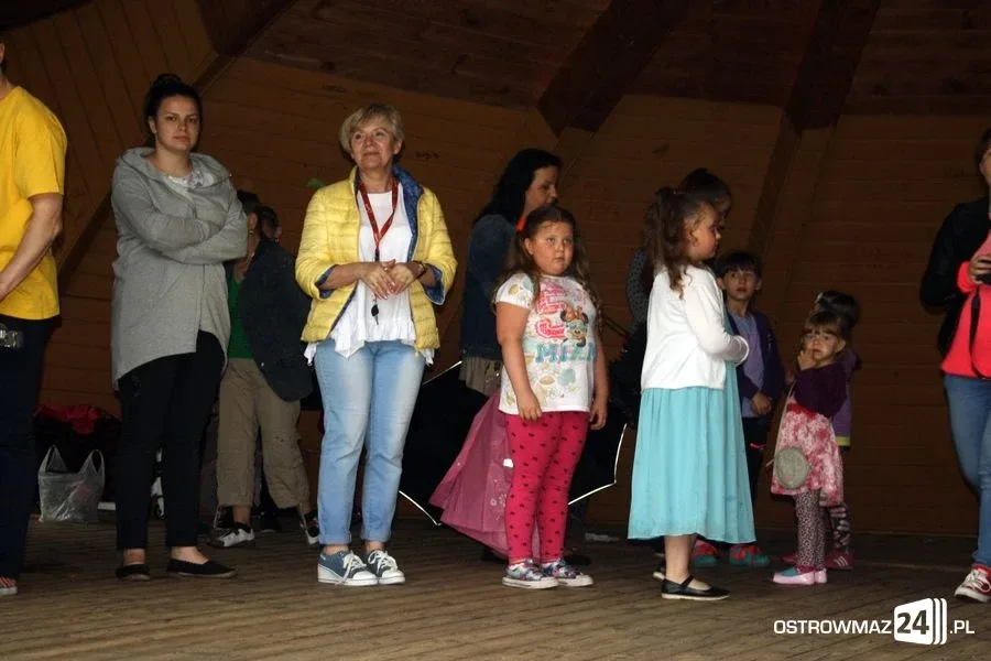 Deszczowy Dzień Dziecka w Ostrowi (zdjęcia)