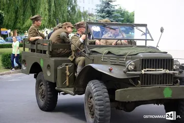 Rekonstrukcja historyczna przed ratuszem (zdjęcia, wideo)