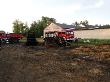 Kilka godzin walki z ogniem. Pożar budynku (zdjęcia)