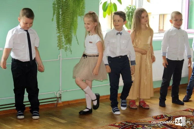 Maluchy pożegnały przedszkole (zdjęcia)