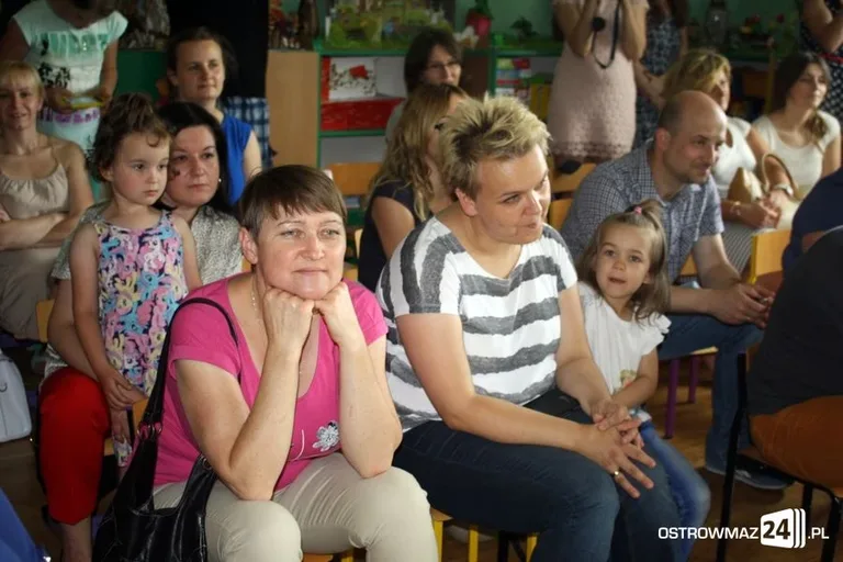 Maluchy pożegnały przedszkole (zdjęcia)