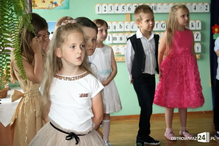 Maluchy pożegnały przedszkole (zdjęcia)