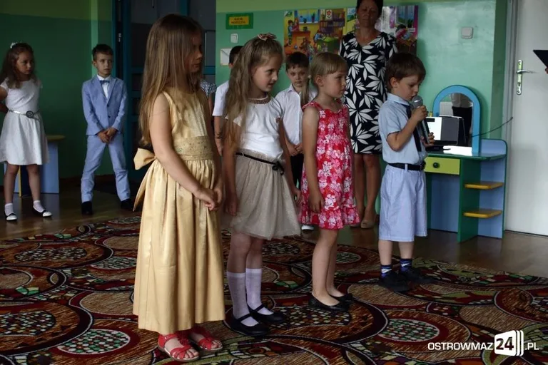Maluchy pożegnały przedszkole (zdjęcia)