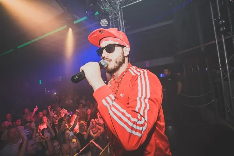 Łobuzy w sypniewskim klubie Capitol (zdjęcia, wideo)