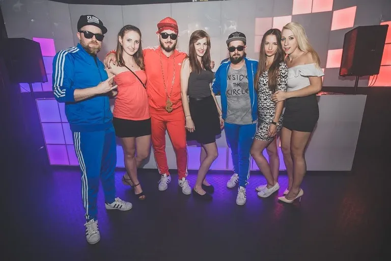 Łobuzy w sypniewskim klubie Capitol (zdjęcia, wideo)