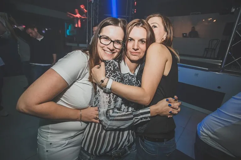 Łobuzy w sypniewskim klubie Capitol (zdjęcia, wideo)