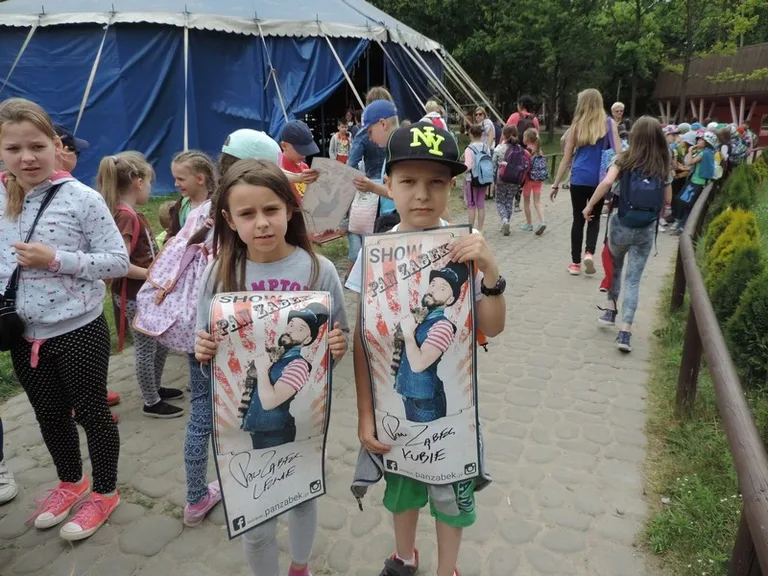 Wycieczka na "Farmę Iluzji" (zdjęcia)
