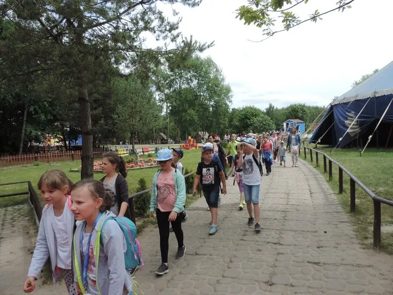 Wycieczka na "Farmę Iluzji" (zdjęcia)