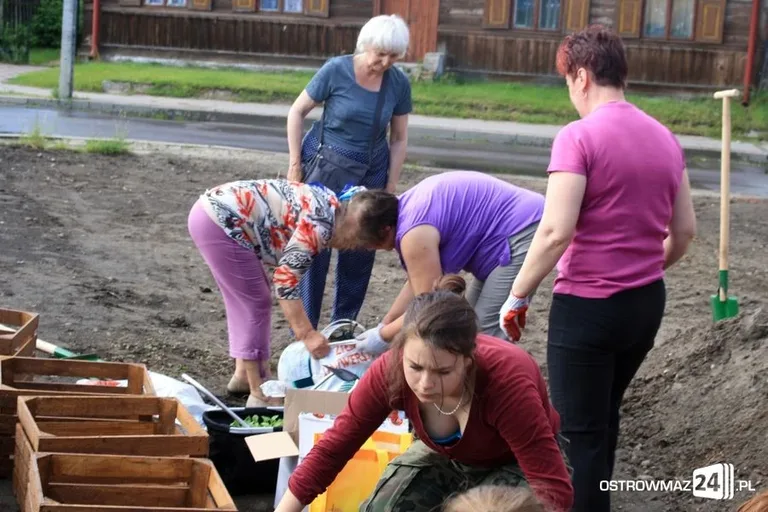 Ruszyły prace nad "Skwerkiem obfitości" (zdjęcia)