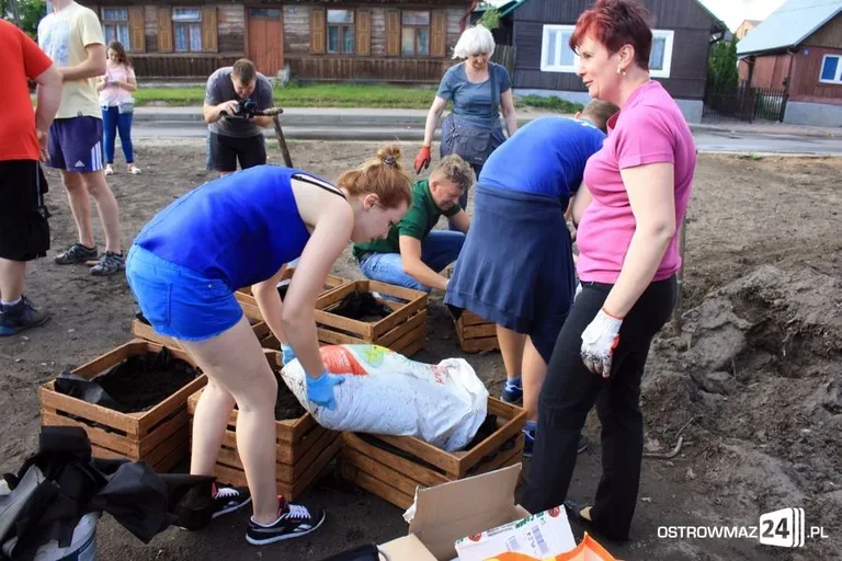 Ruszyły prace nad "Skwerkiem obfitości" (zdjęcia)